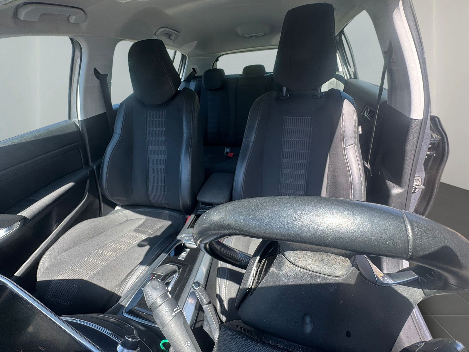 PEUGEOT 308 1.2 Pure Tech Allure Pack EAT8-image-12