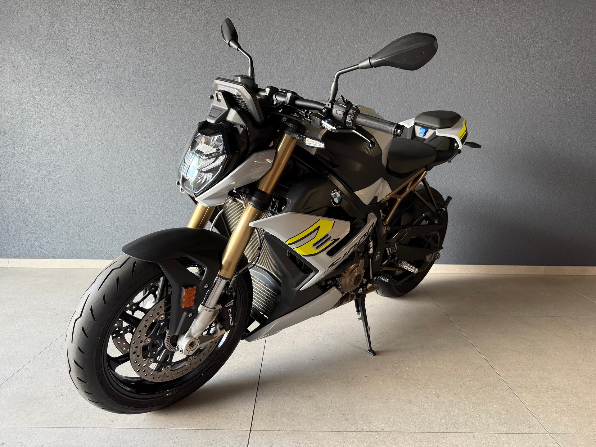 BMW S 1000 R-image-1
