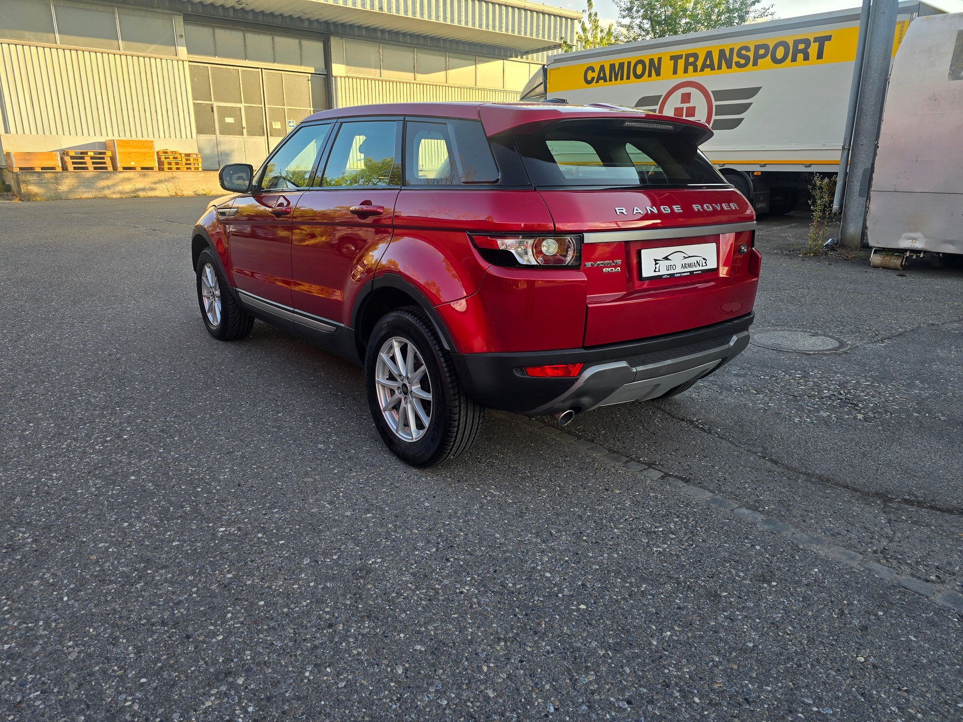 LAND ROVER Range Rover Evoque 2.2 TD4 SE-image-4