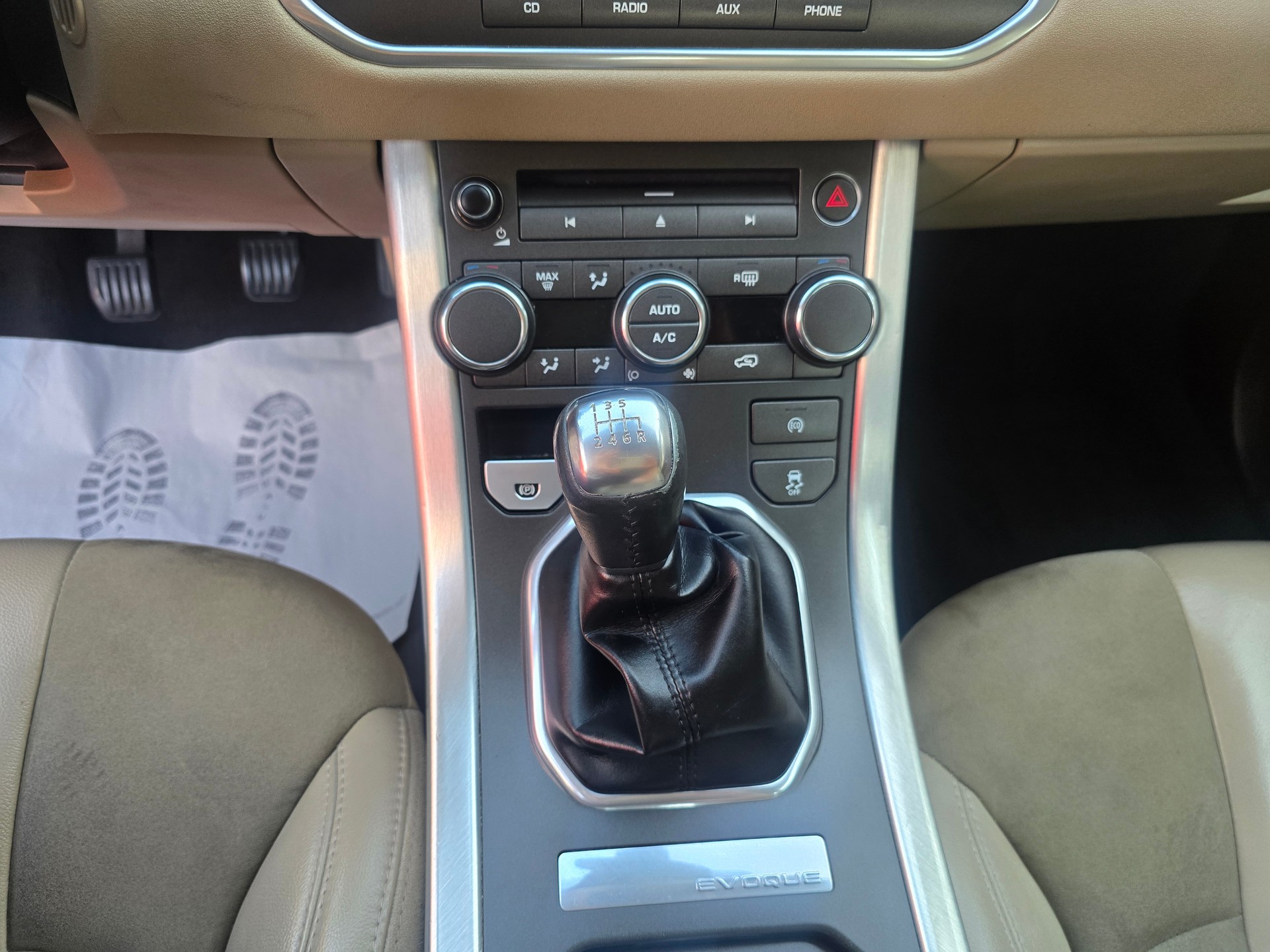 LAND ROVER Range Rover Evoque 2.2 TD4 SE-image-18
