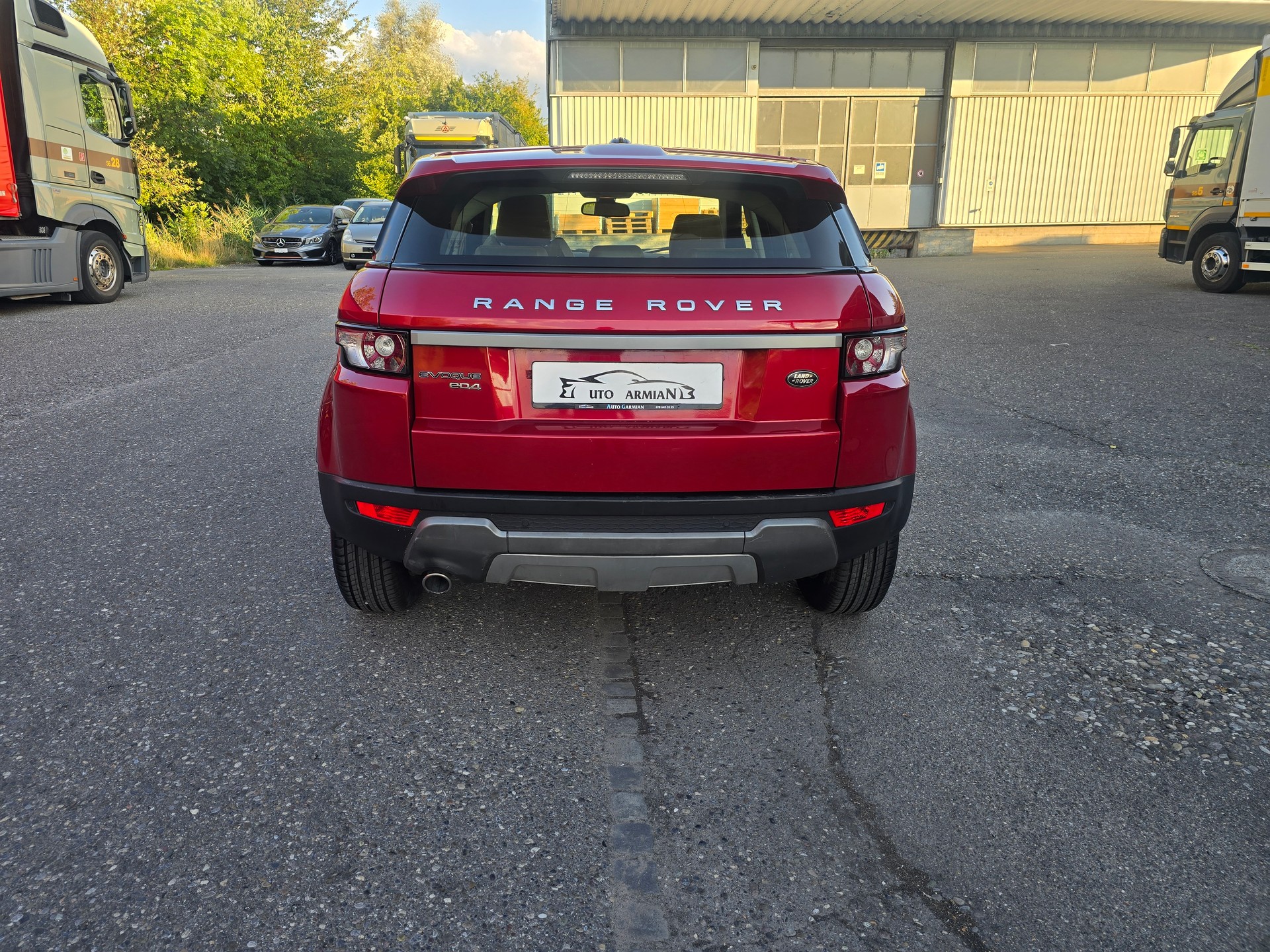 LAND ROVER Range Rover Evoque 2.2 TD4 SE-showroom-element-3