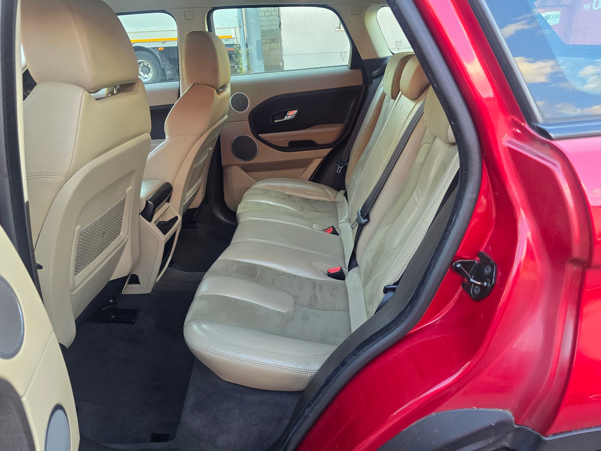 LAND ROVER Range Rover Evoque 2.2 TD4 SE-image-12