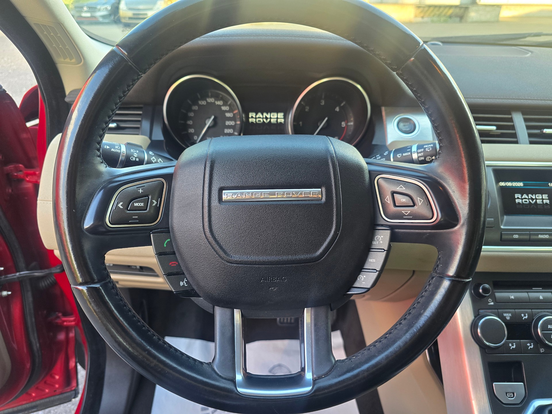 LAND ROVER Range Rover Evoque 2.2 TD4 SE-image-15