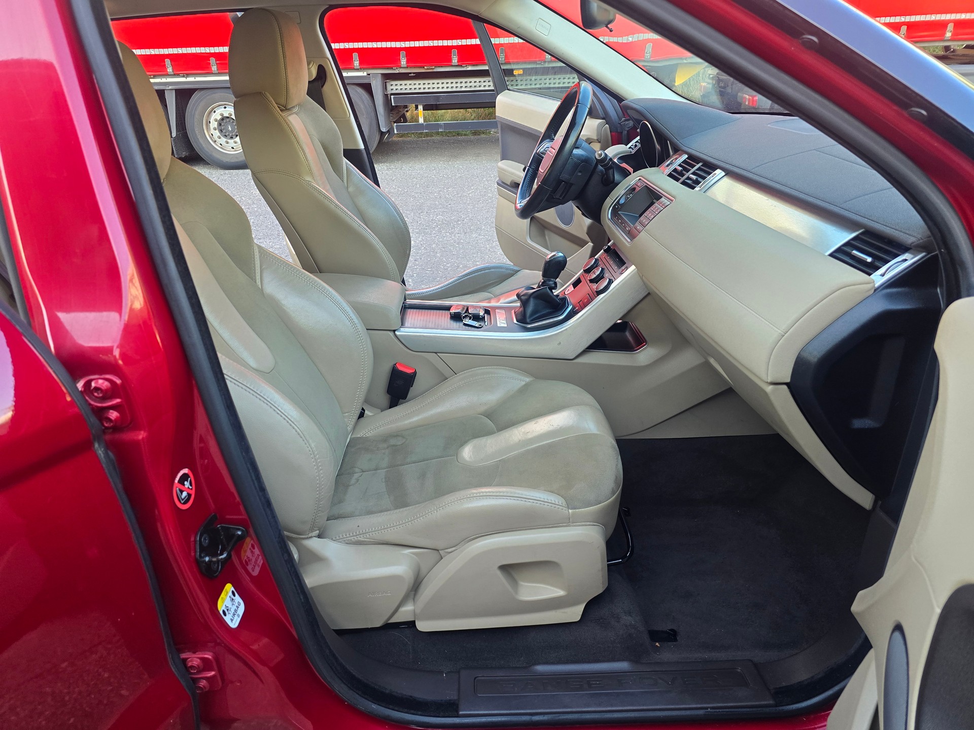 LAND ROVER Range Rover Evoque 2.2 TD4 SE-image-13