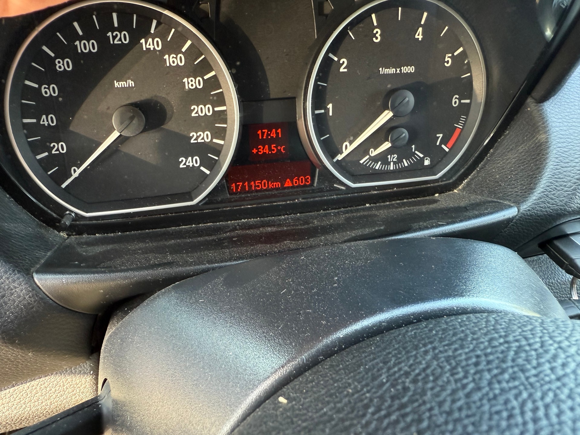 BMW 116i-image-9