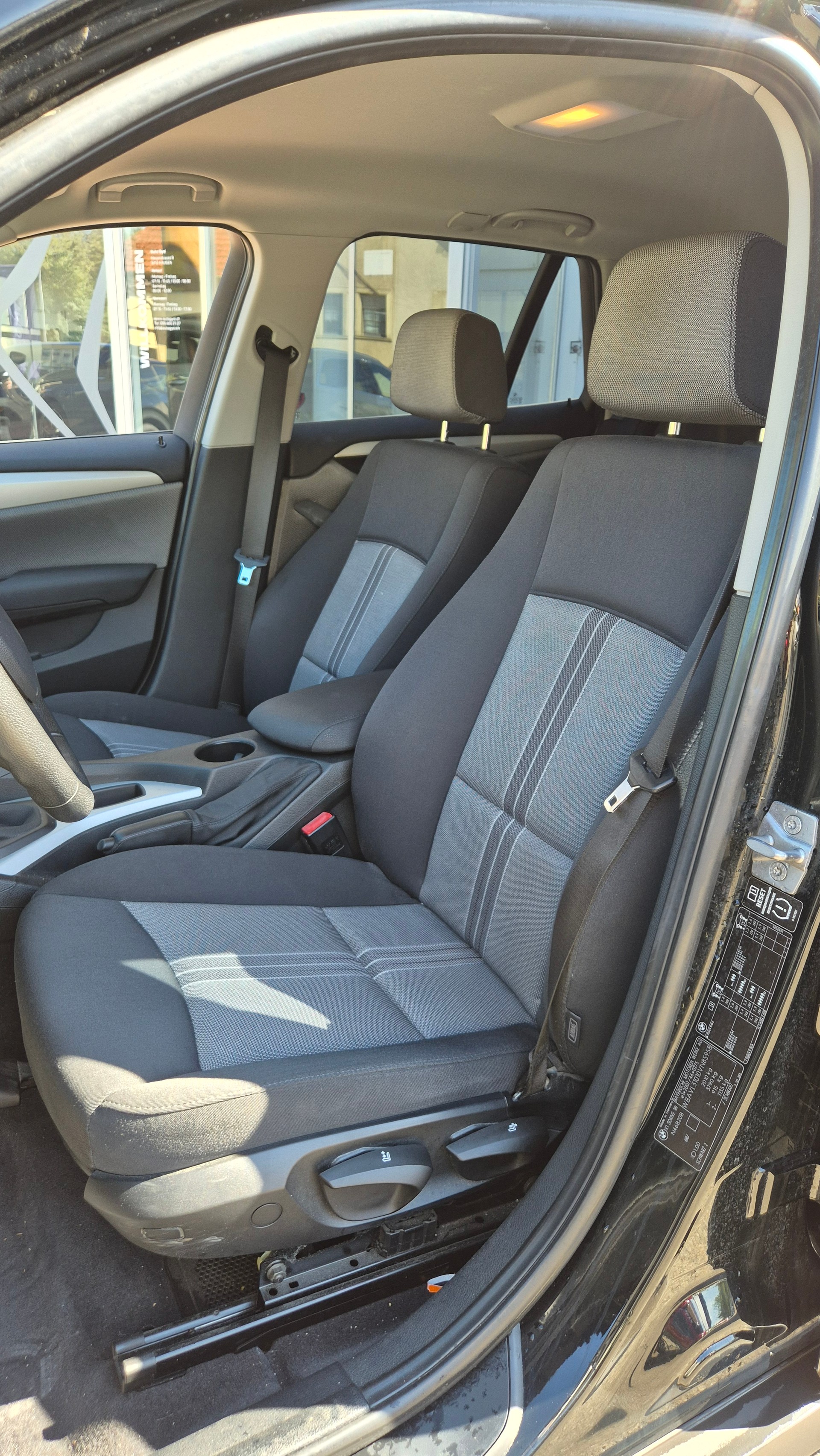 BMW X1 sDrive 18i-image-7