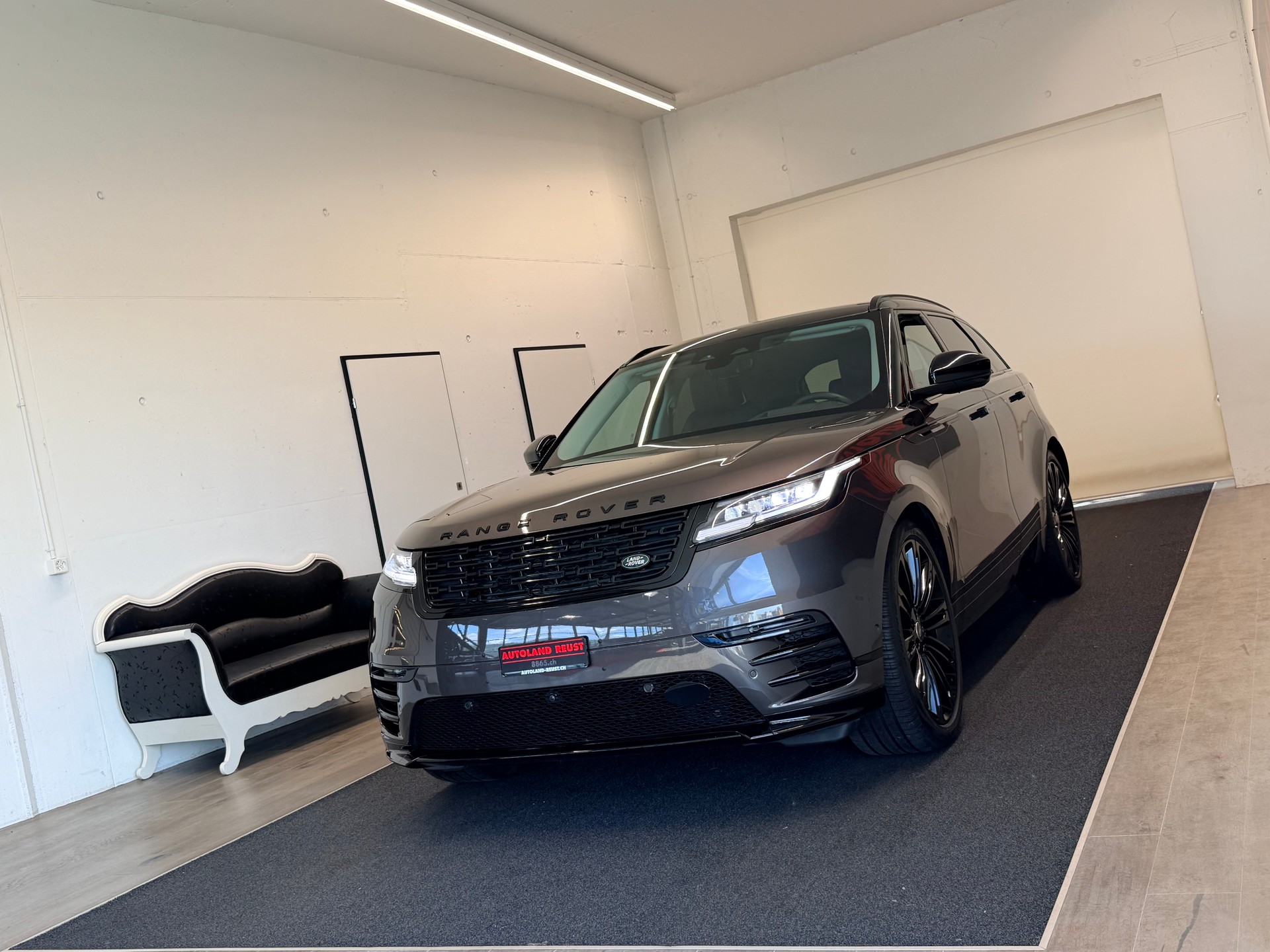 LAND ROVER Range Rover Velar Dynamic HSE P 400 Automatic-showroom-element-2