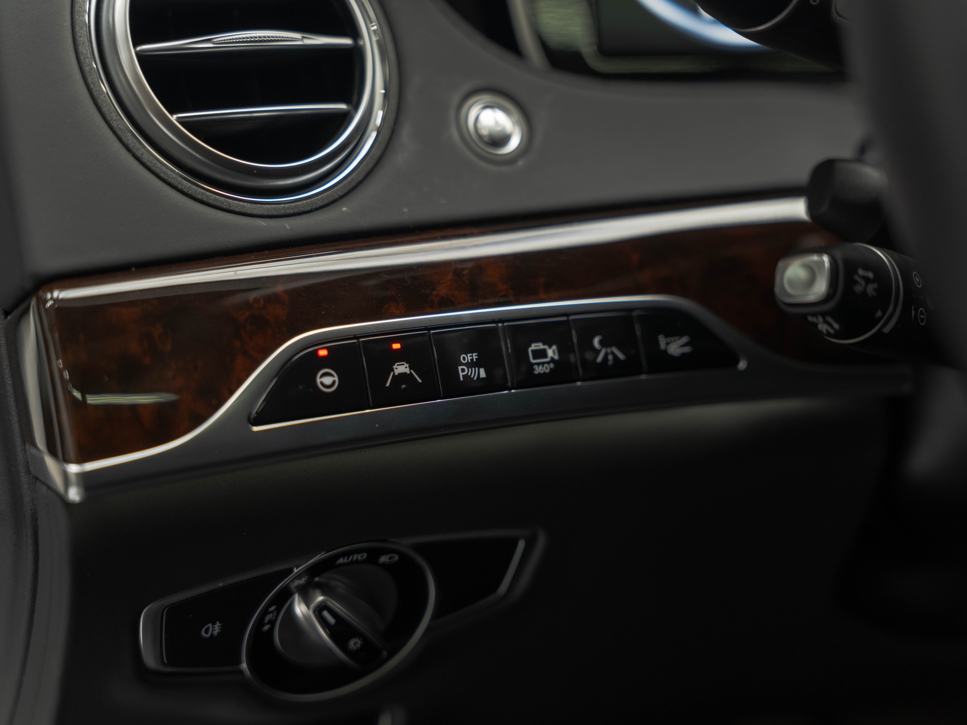 MERCEDES-BENZ S 500 Maybach 4Matic 9G-Tronic-image-21