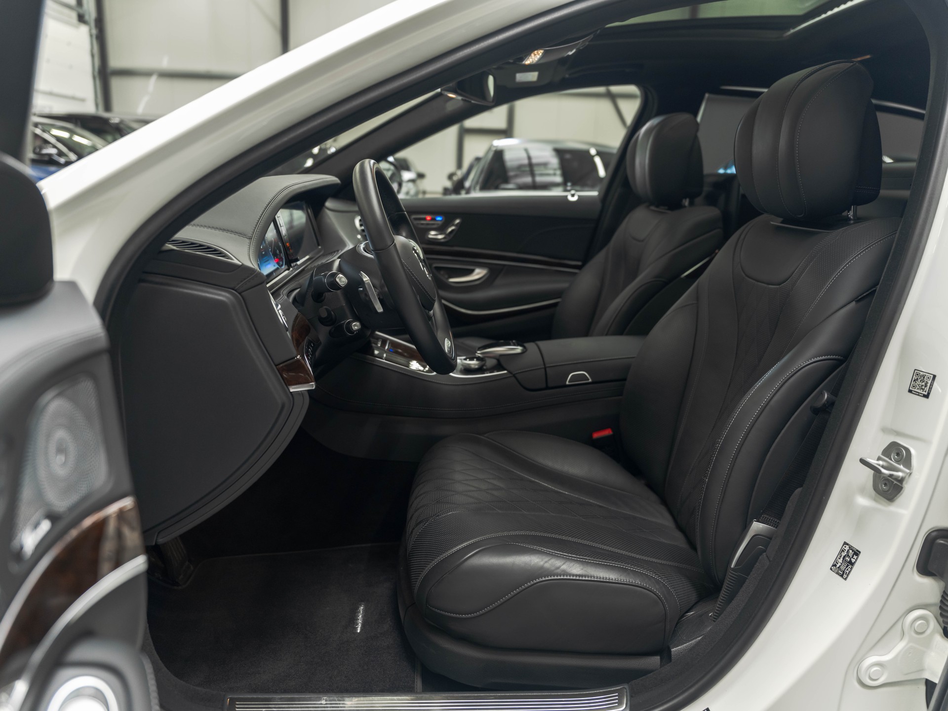 MERCEDES-BENZ S 500 Maybach 4Matic 9G-Tronic-image-8