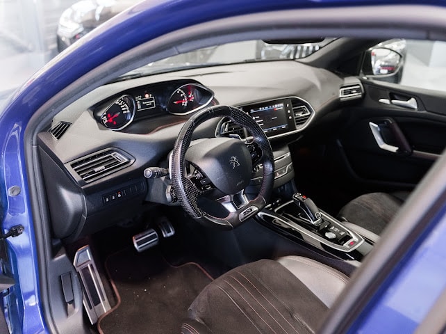 PEUGEOT 308 1.6 THP GT EAT-image-13
