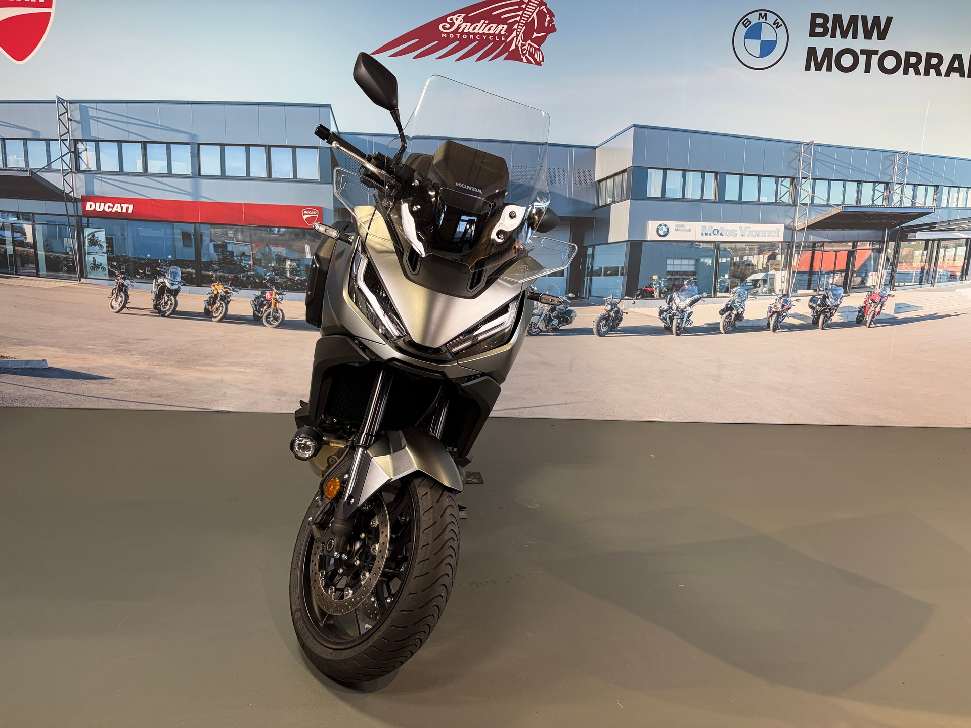 HONDA NT 1100-image-1