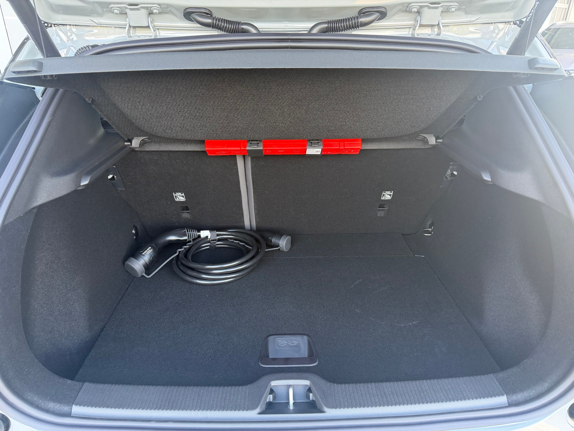 VOLVO EX30 E60 69kWh Twin Ultra-image-17