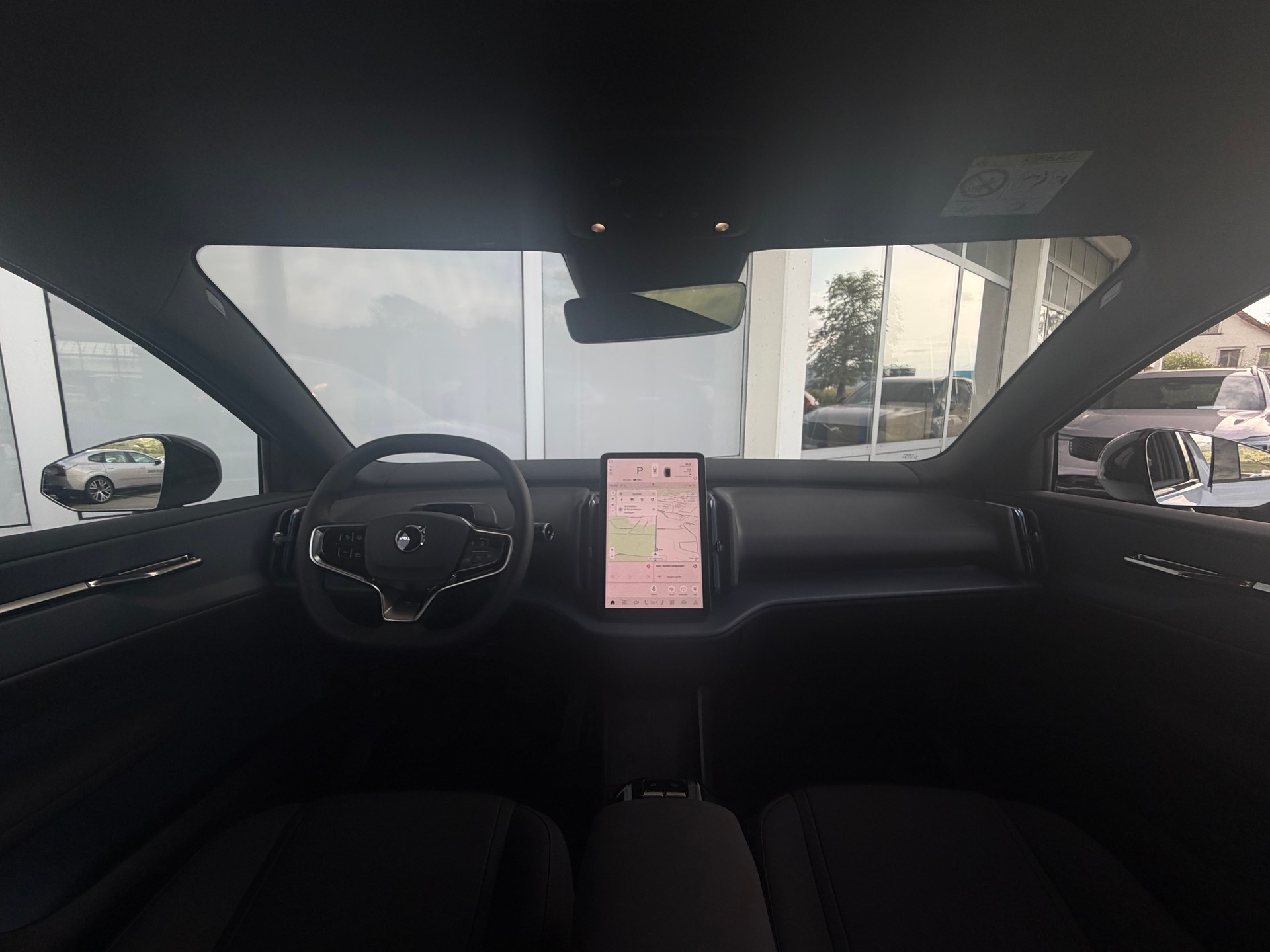 VOLVO EX30 E60 69kWh Twin Ultra-image-7