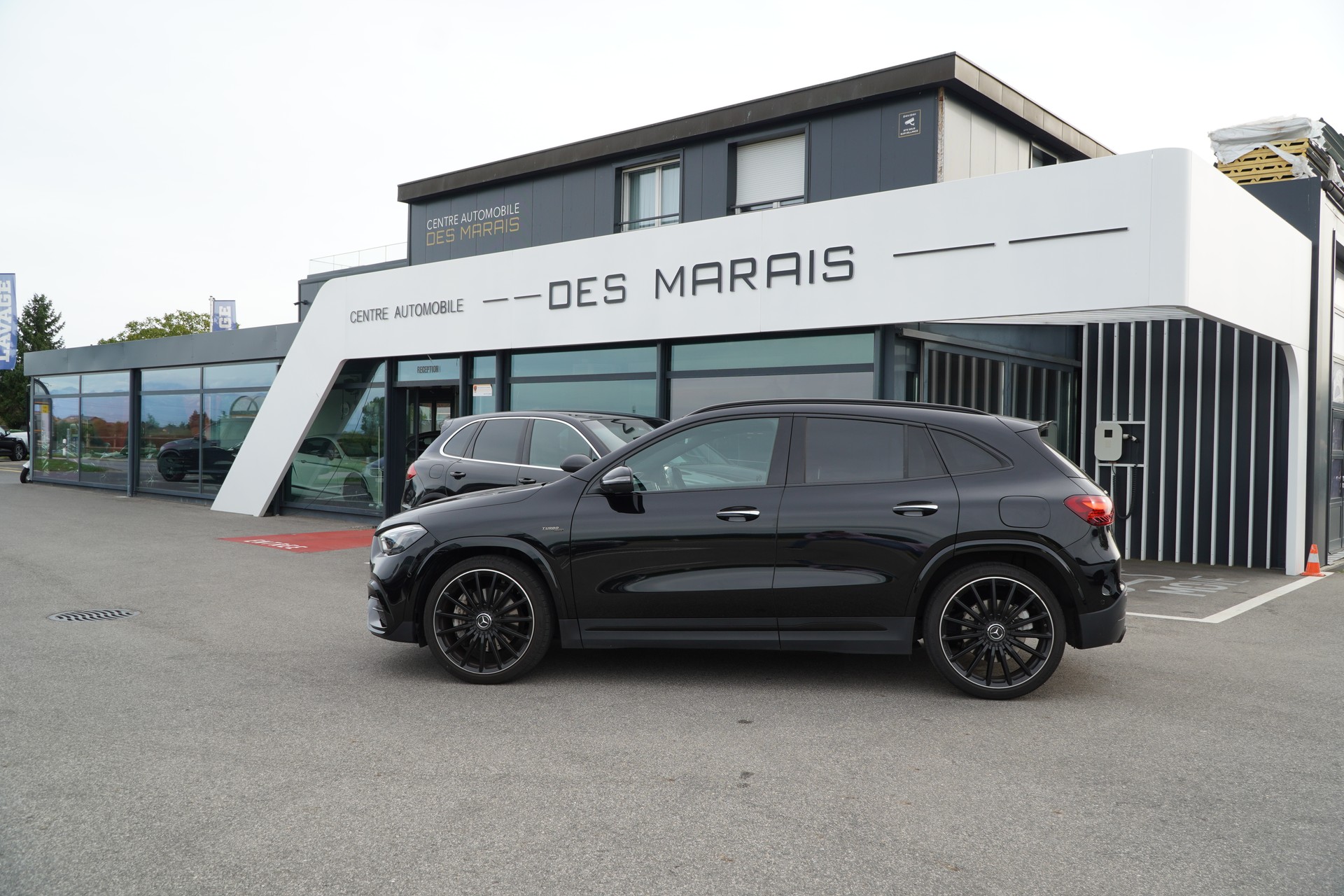 MERCEDES-BENZ GLA AMG 35 4Matic 8G-DCT-image-4