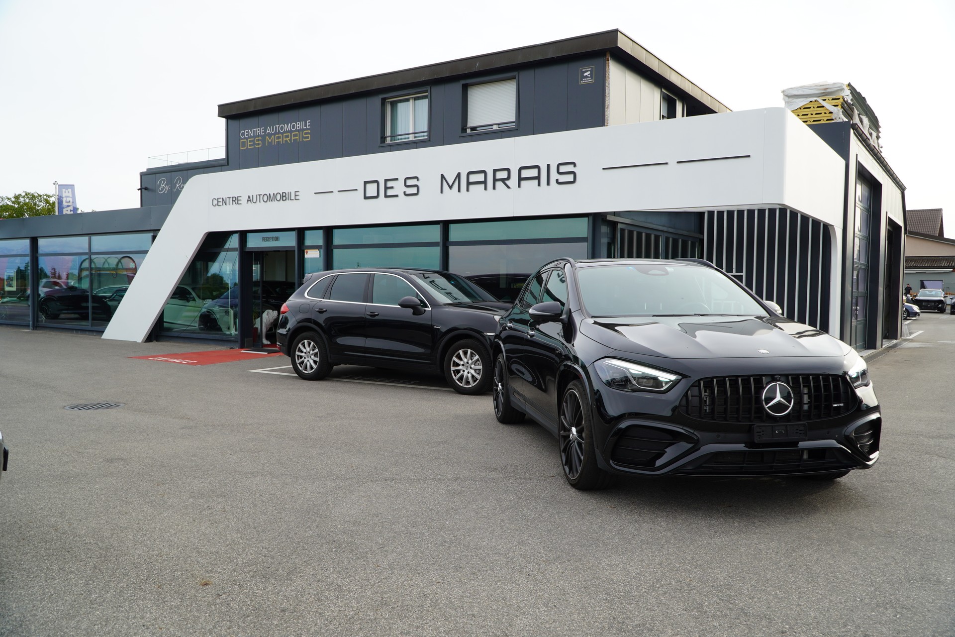 MERCEDES-BENZ GLA AMG 35 4Matic 8G-DCT-showroom-element-2