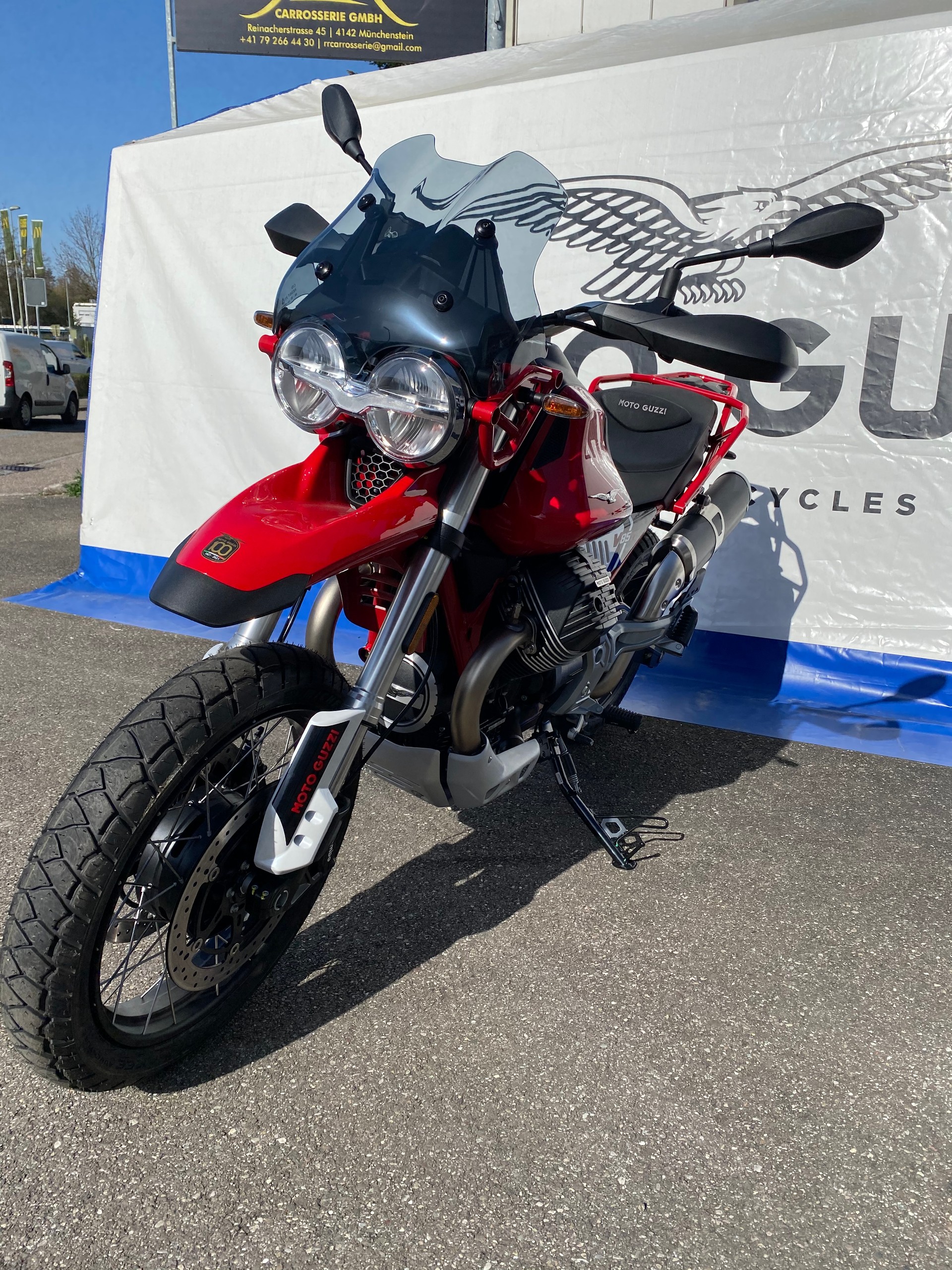 MOTO GUZZI V85 TT Premium Graphics 2-Tone E5-image-5