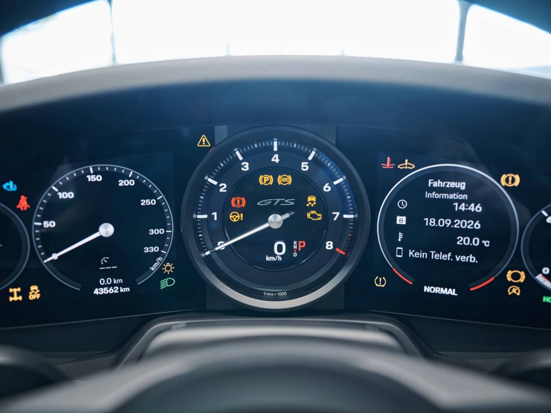 PORSCHE 911 Targa 4 GTS-image-22
