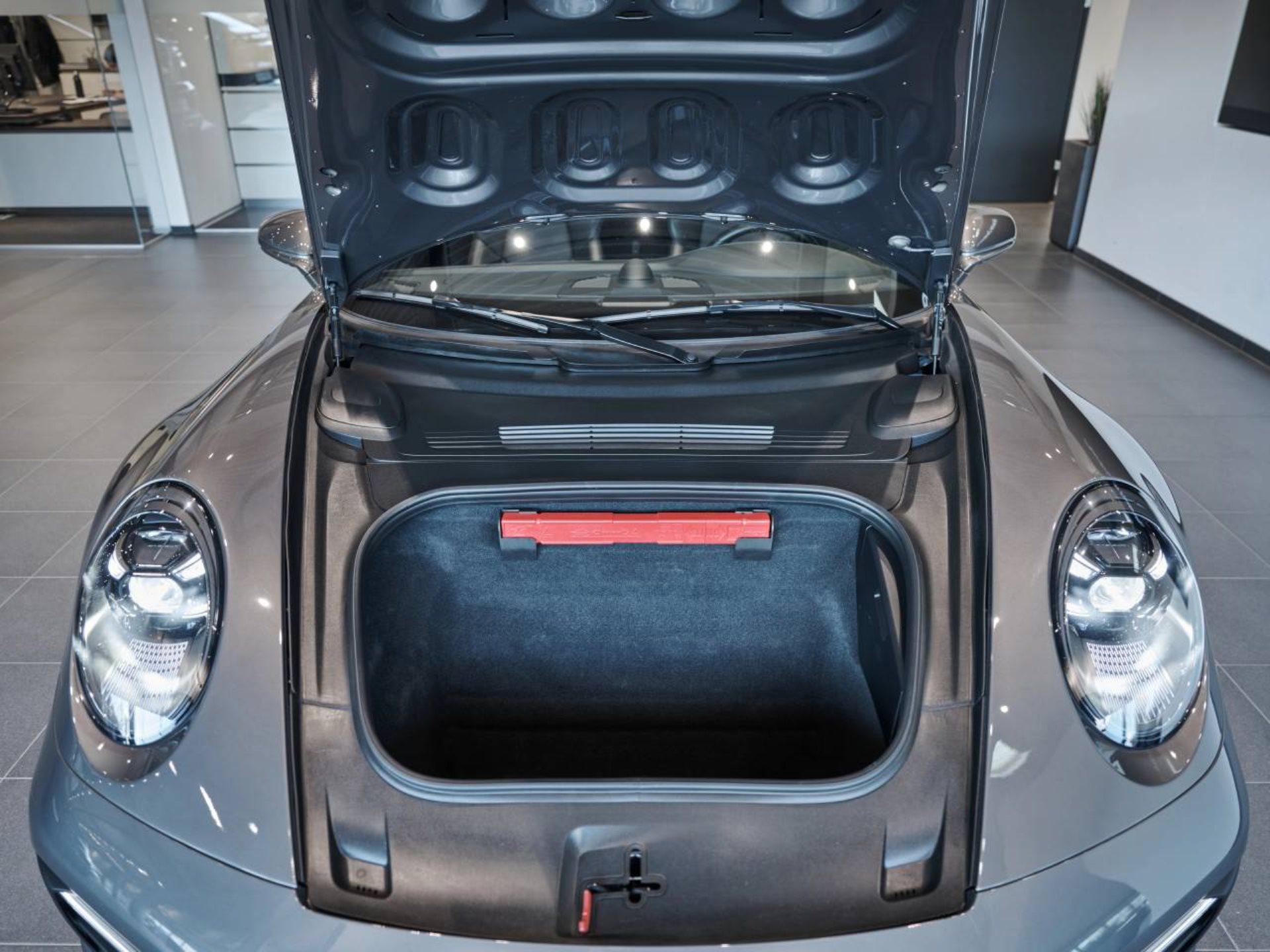 PORSCHE 911 Targa 4 GTS-image-9