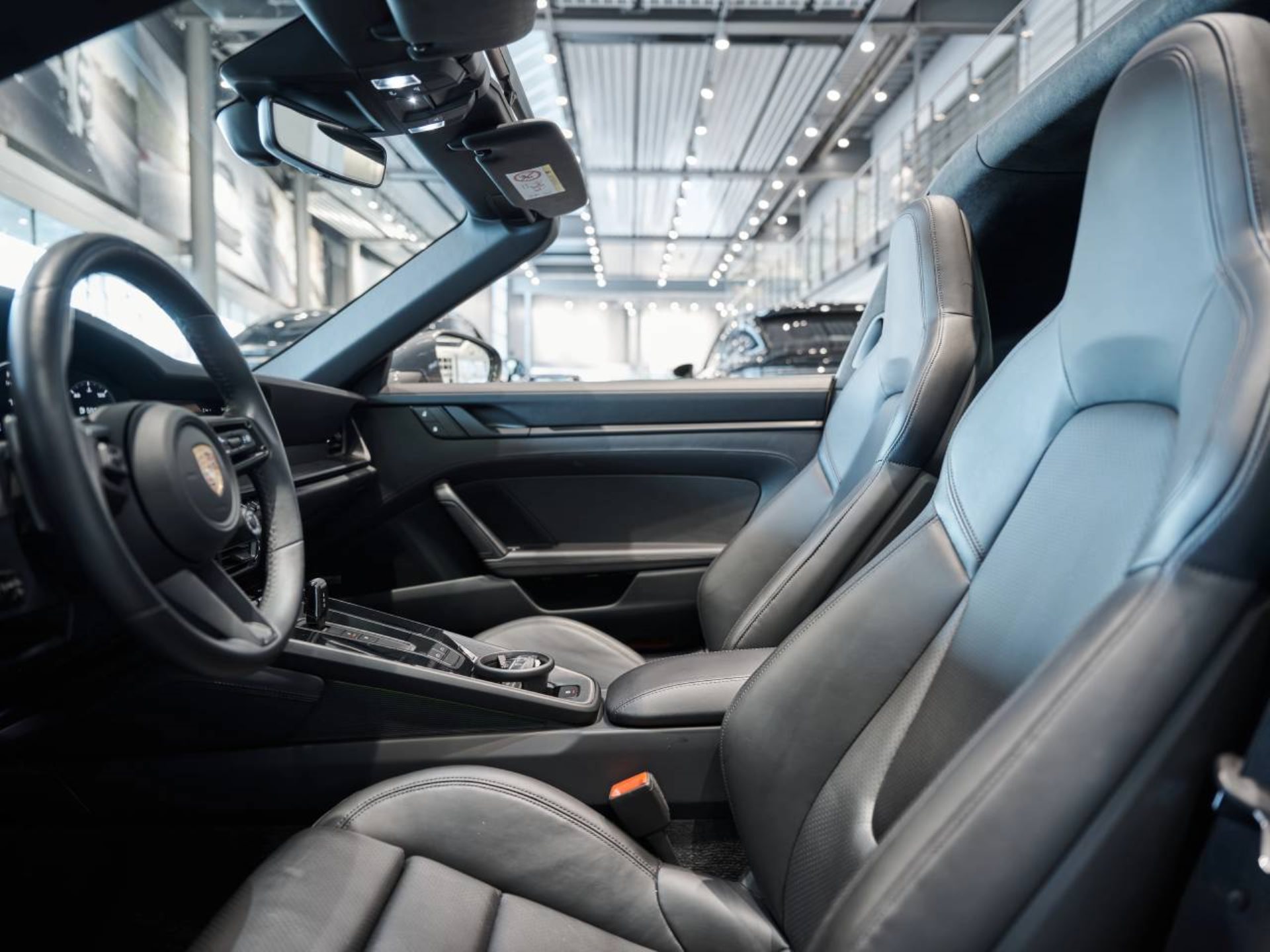 PORSCHE 911 Targa 4 GTS-showroom-element-3