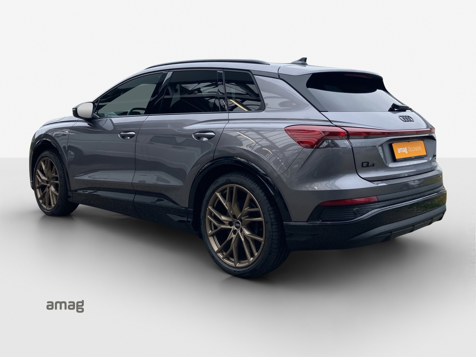 AUDI Q4 e-tron 50 quattro-showroom-element-2