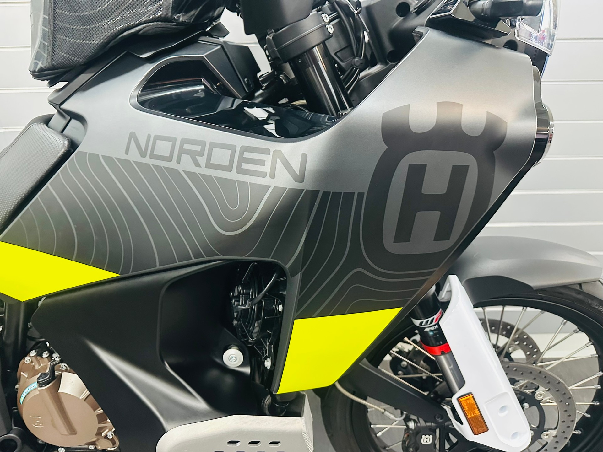 HUSQVARNA Norden 901-image-2