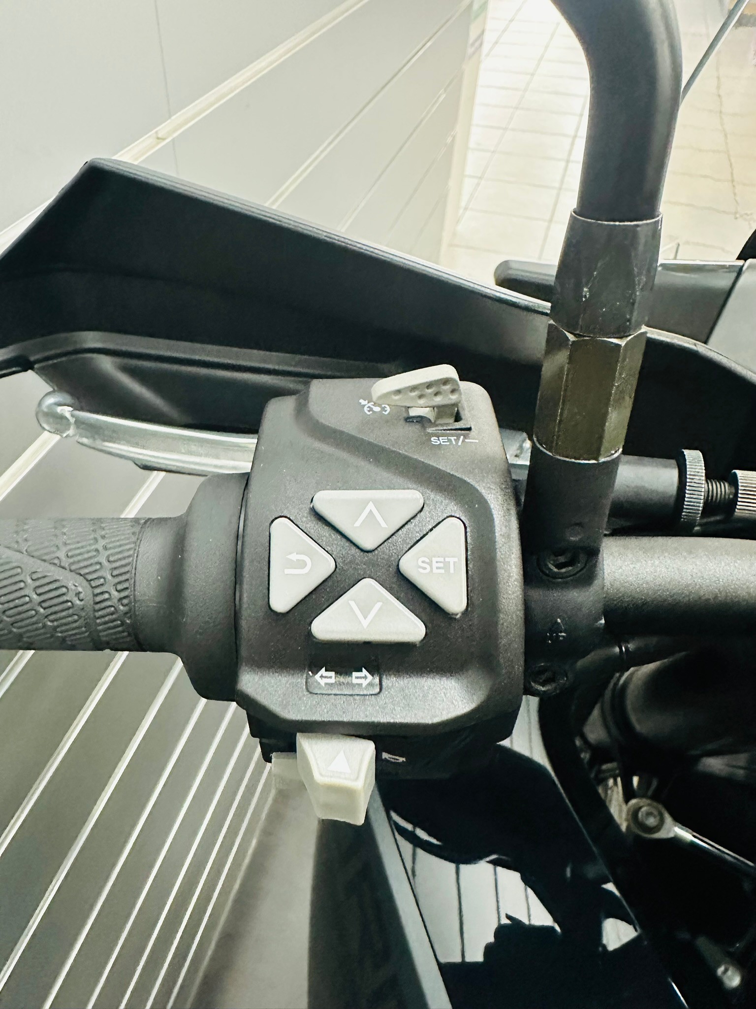 HUSQVARNA Norden 901-image-8