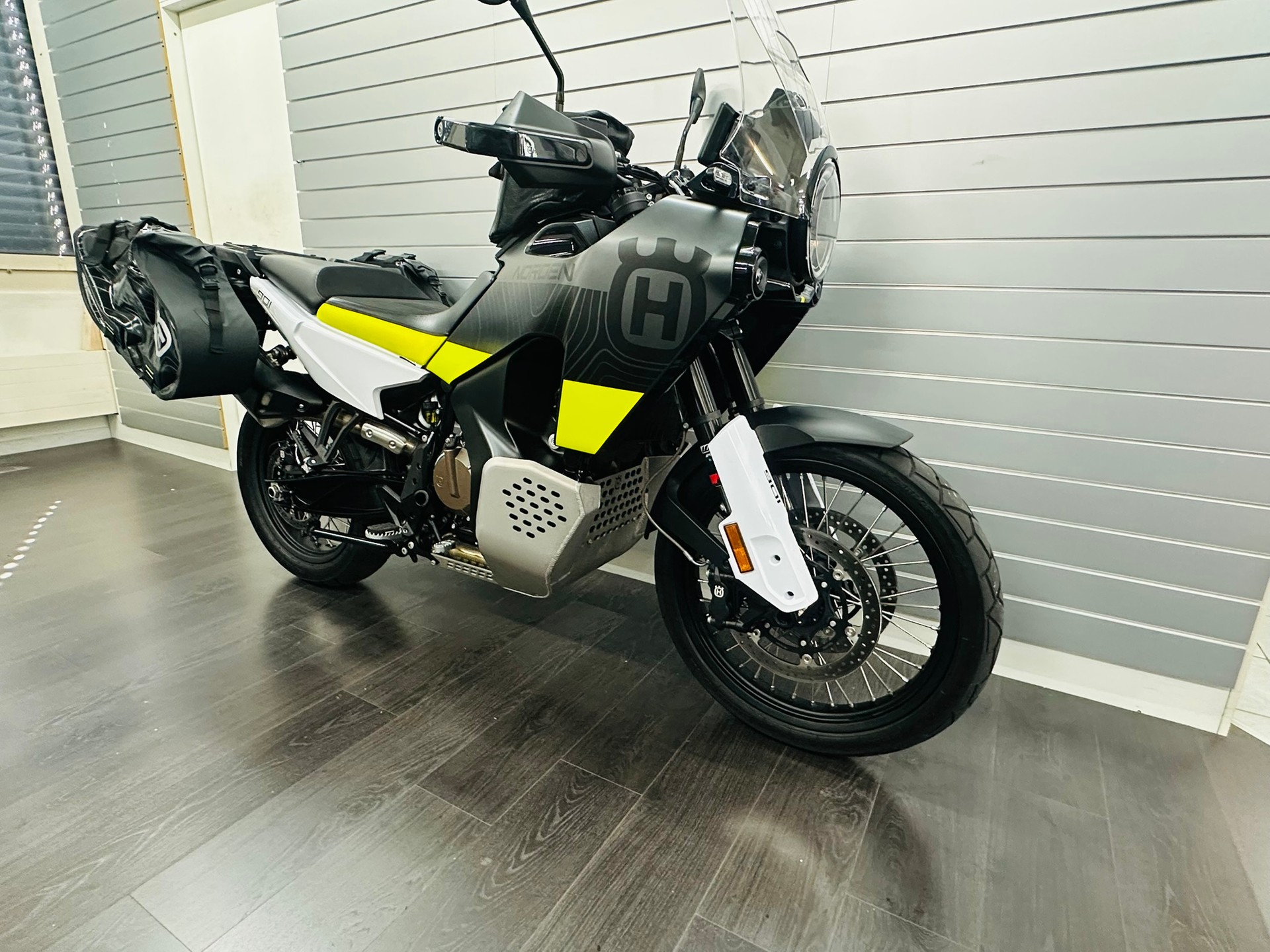 HUSQVARNA Norden 901-image-11