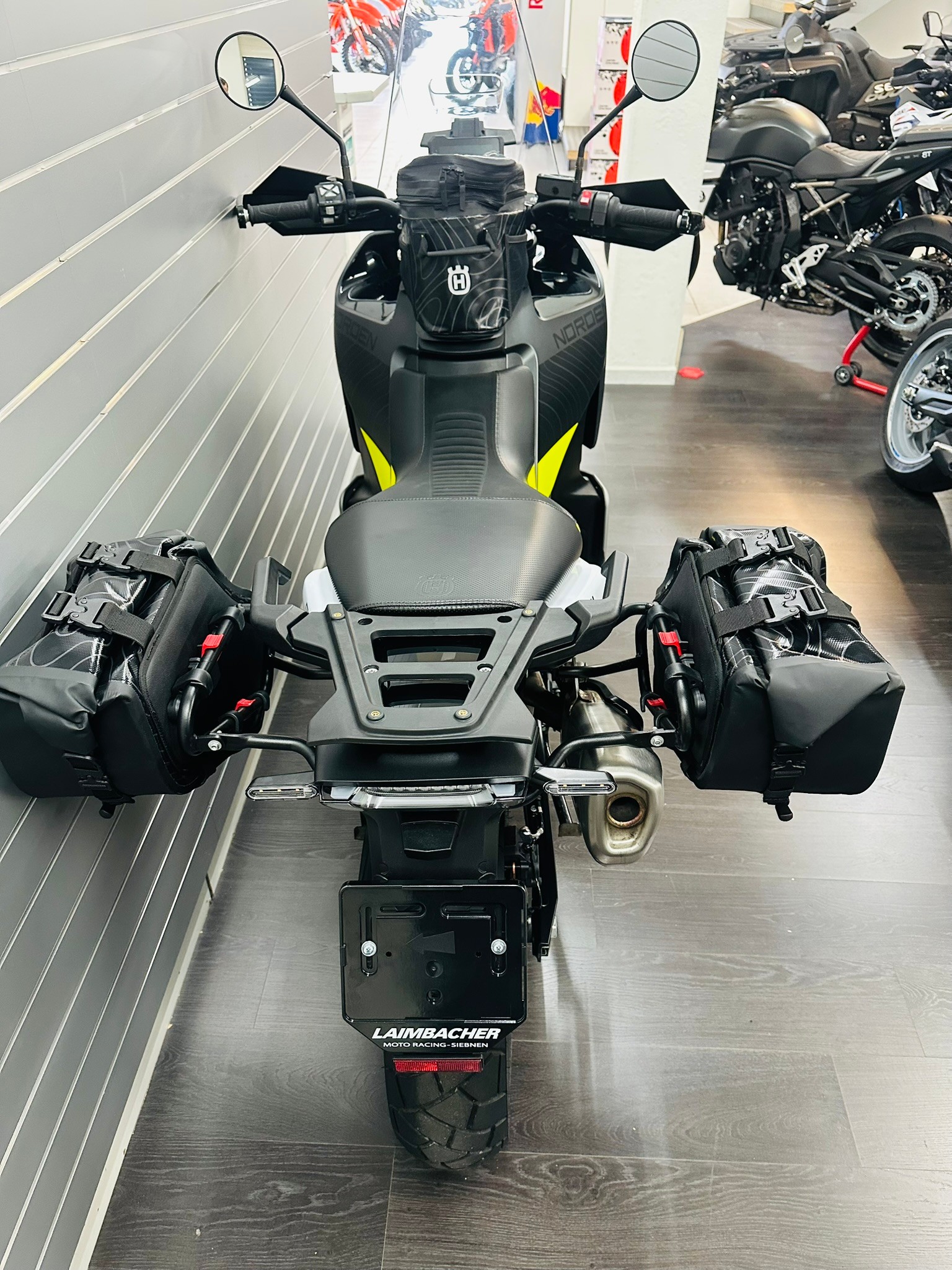 HUSQVARNA Norden 901-image-5