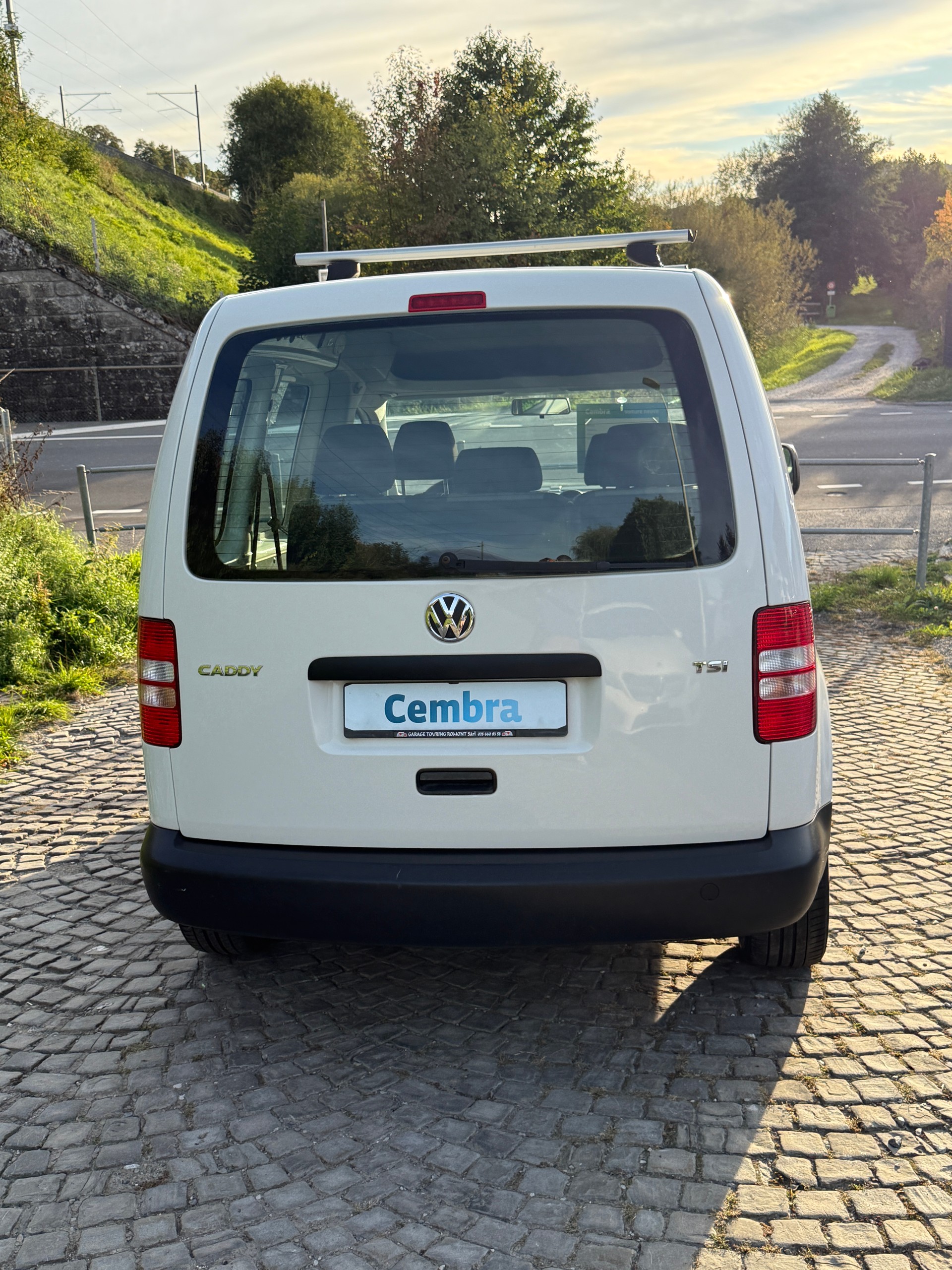 VW Caddy 1.2 TSI-showroom-element-2