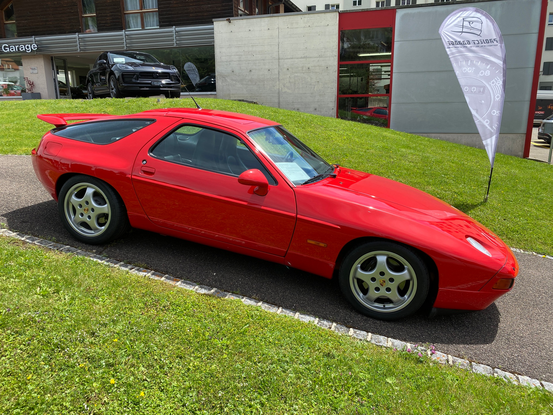 PORSCHE 928 GTS-image-7