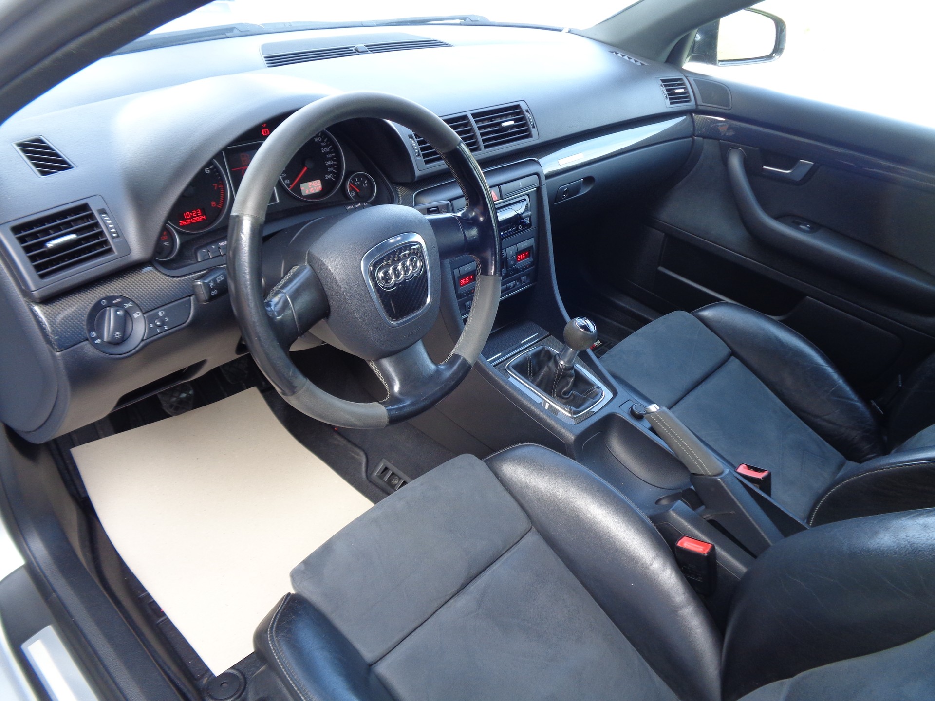 AUDI A4 DTM-image-3