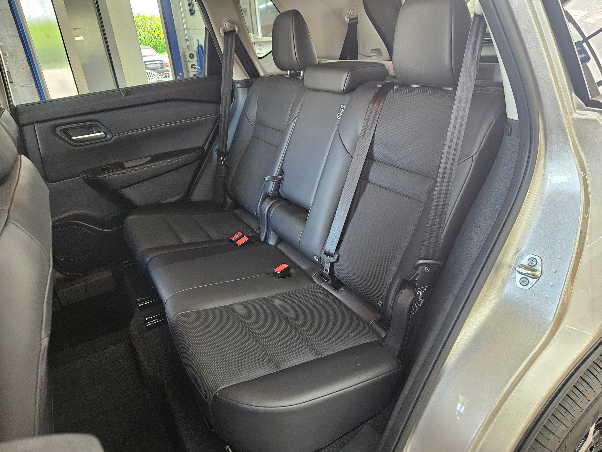 NISSAN X-Trail 1.5 VC-T e-Power 4WD 7 Sitze N-Trek-image-6