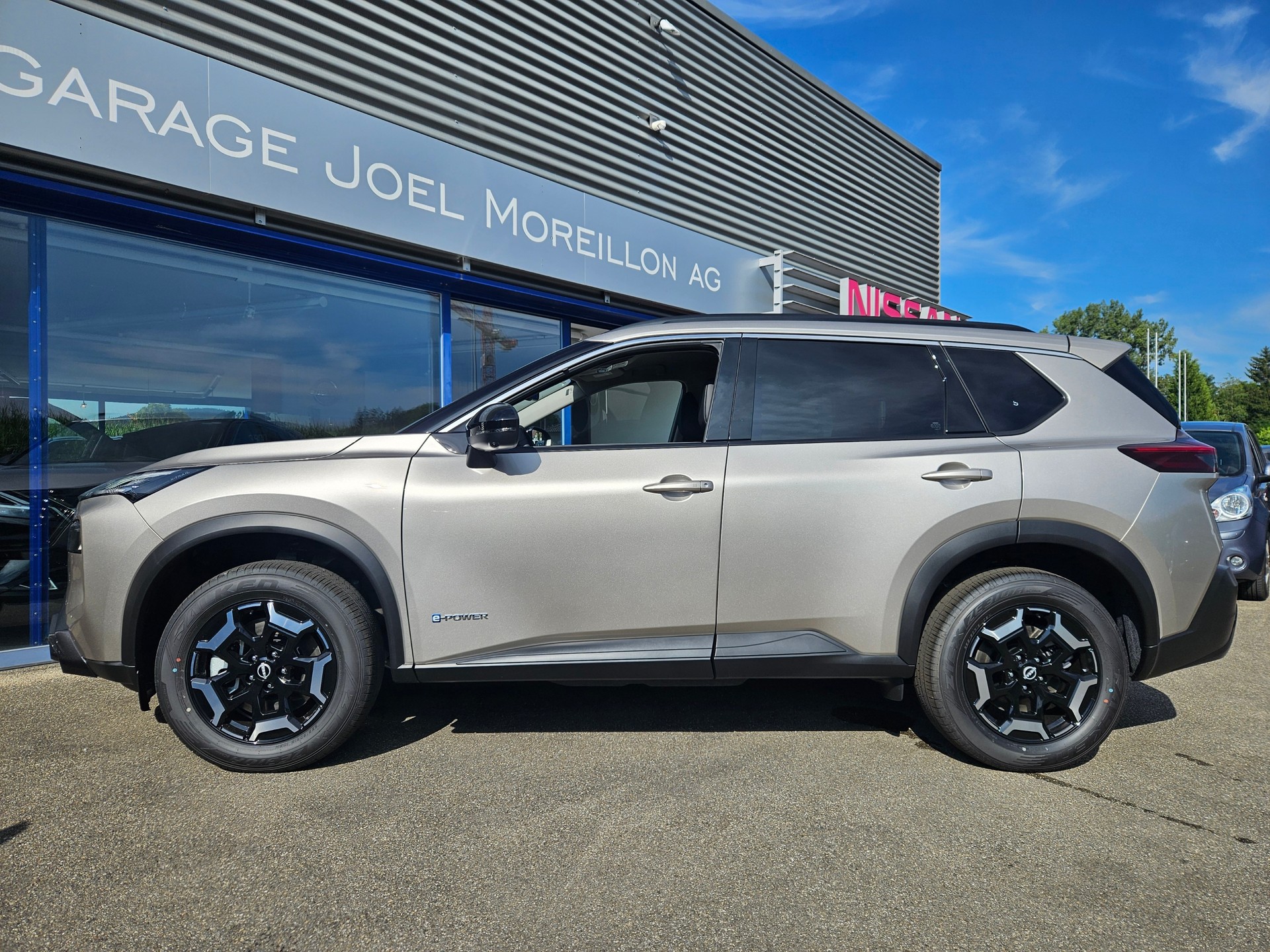 NISSAN X-Trail 1.5 VC-T e-Power 4WD 7 Sitze N-Trek-showroom-element-2