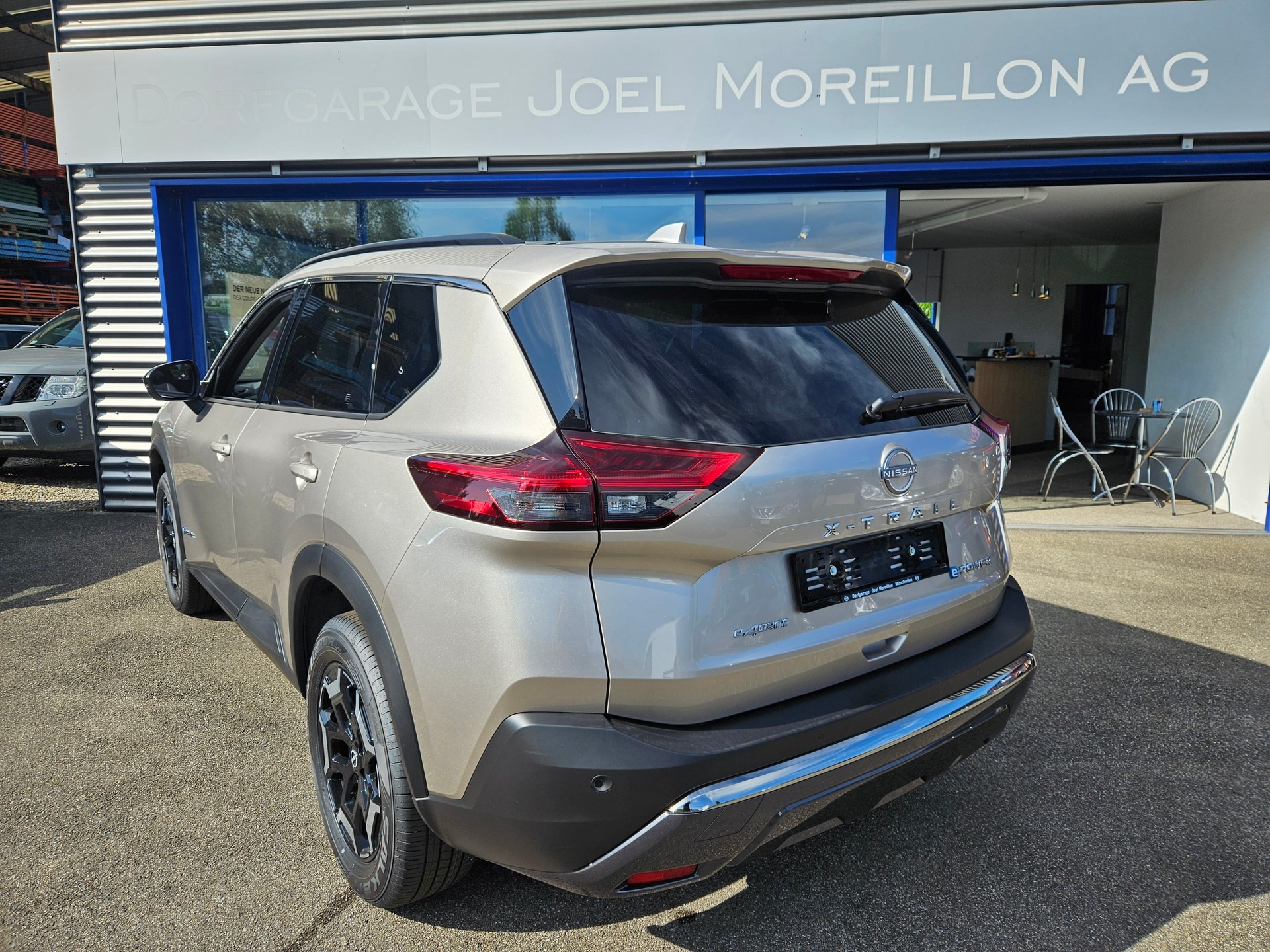 NISSAN X-Trail 1.5 VC-T e-Power 4WD 7 Sitze N-Trek-showroom-element-1