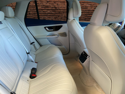 MERCEDES-BENZ EQE SUV 500 4 M Exe. Ed.-image-13