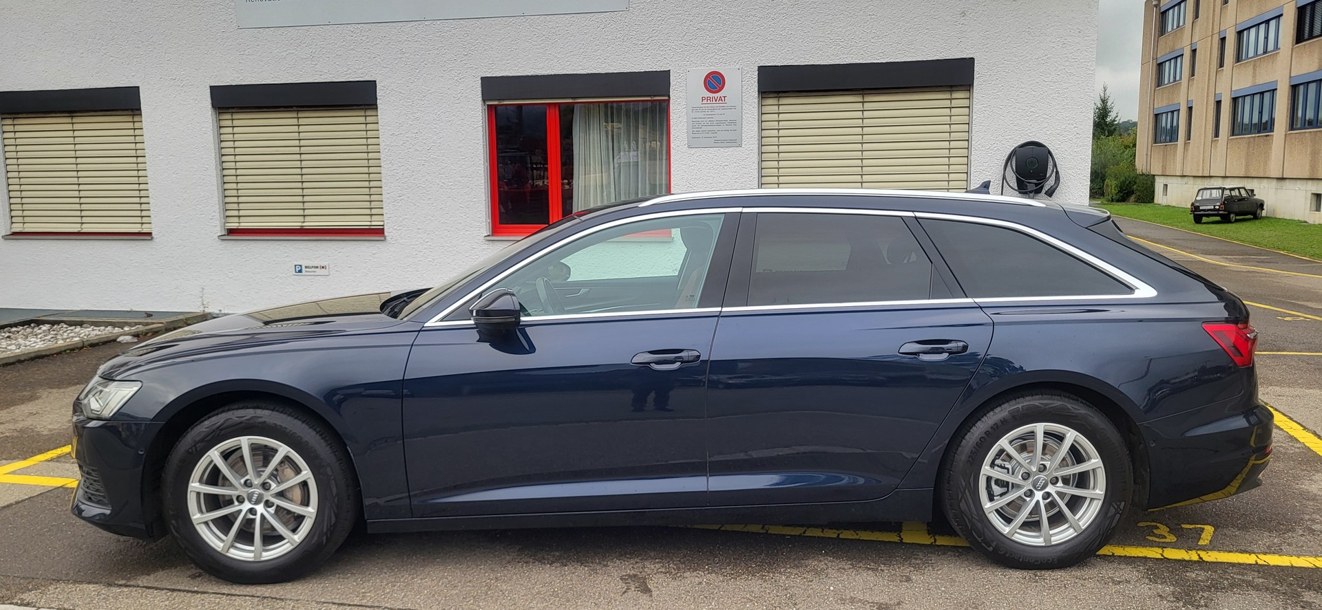 AUDI A6 Avant 40 TDI quattro S-tronic-image-4