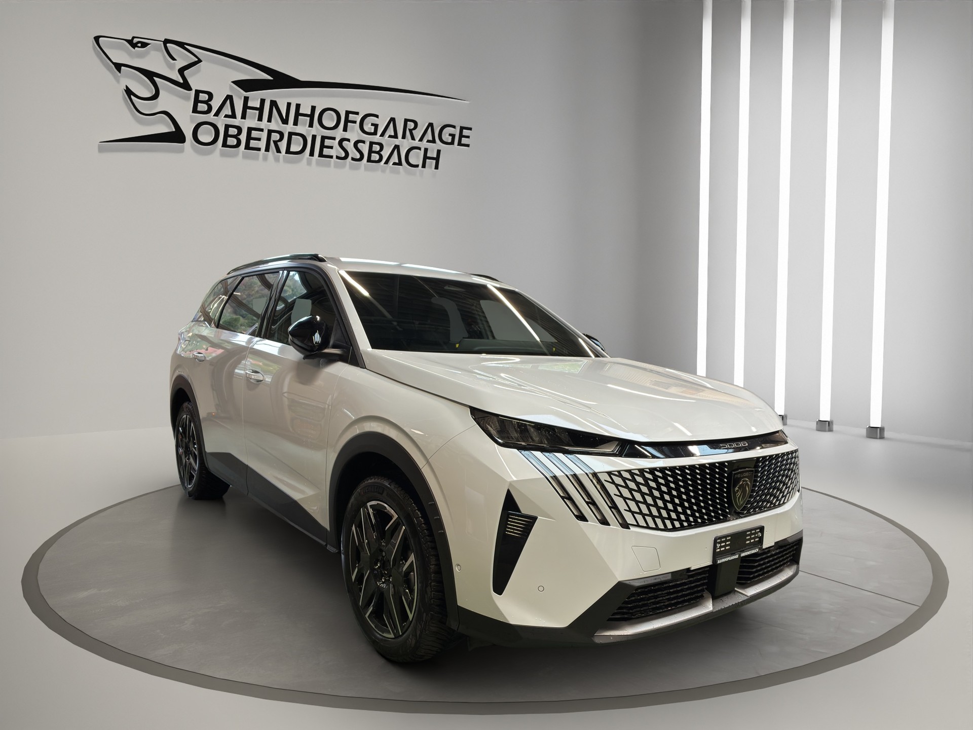 PEUGEOT 5008 145 Hybrid e-DCS6 Allure Premium-showroom-element-1