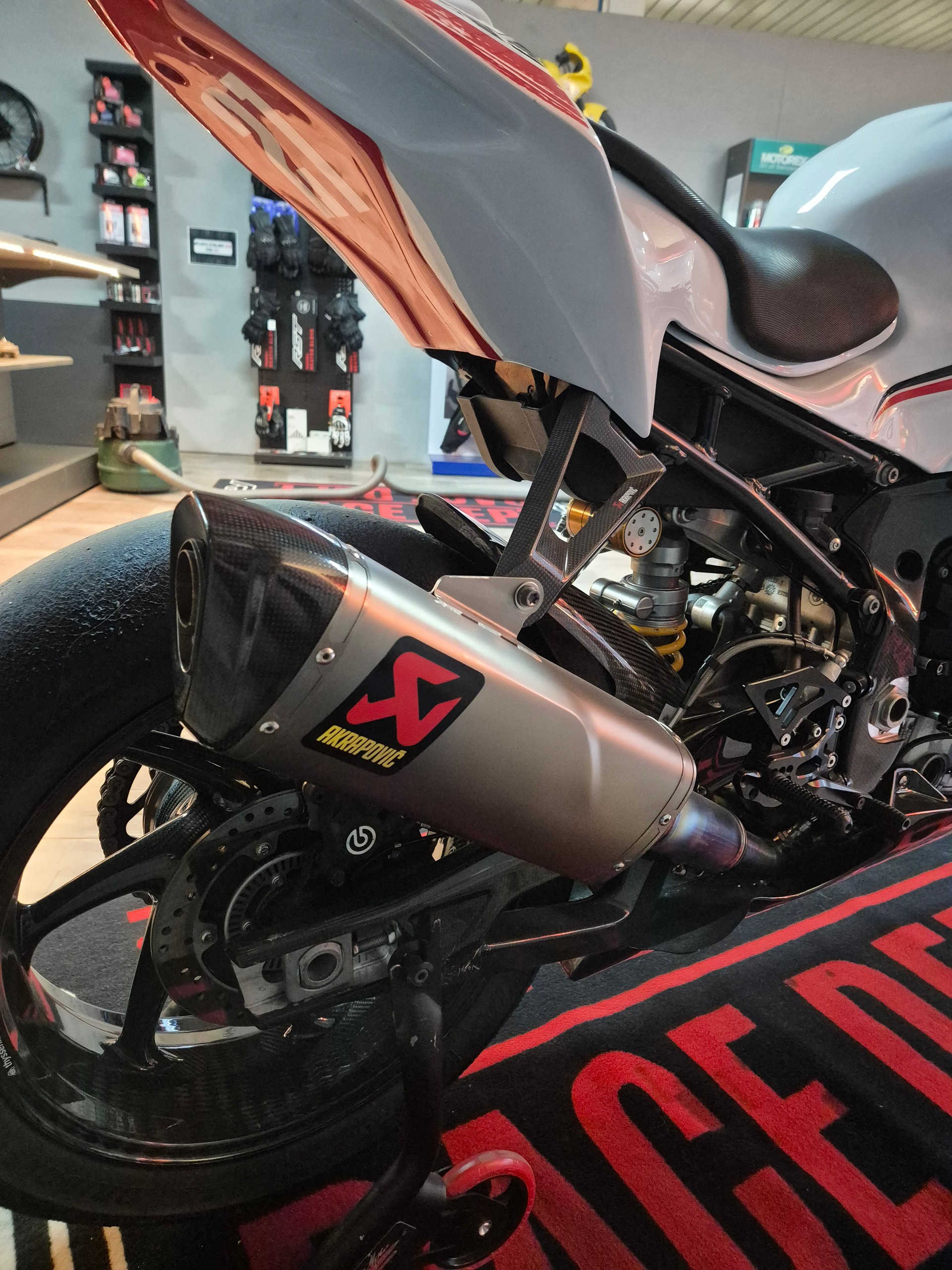 BMW S 1000 RR-image-7