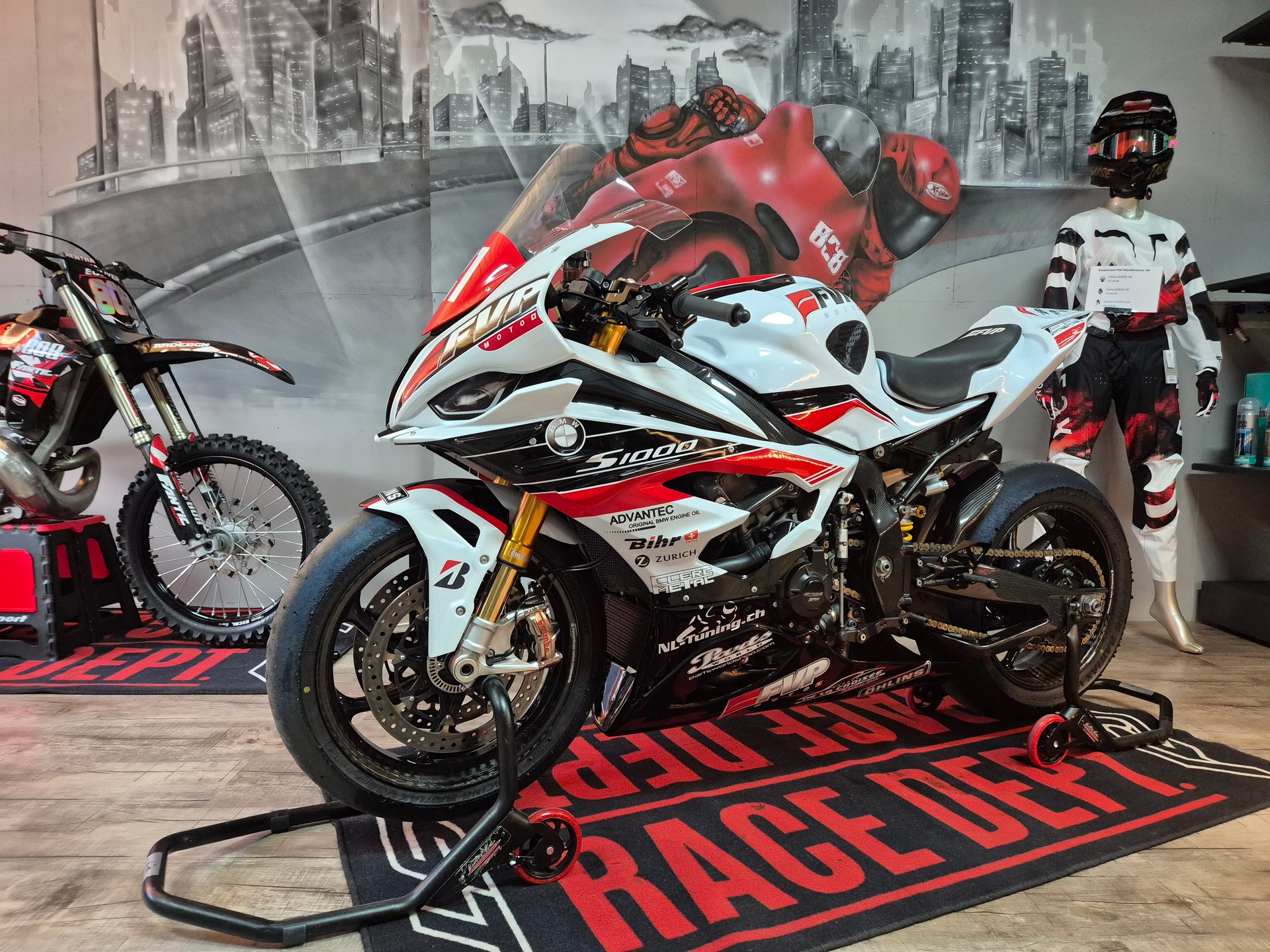 BMW S 1000 RR-image-1