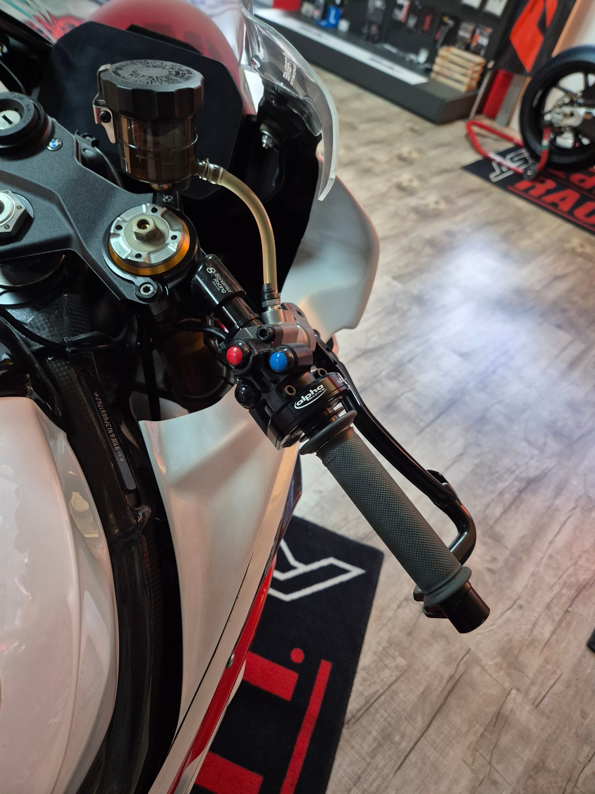 BMW S 1000 RR-image-9