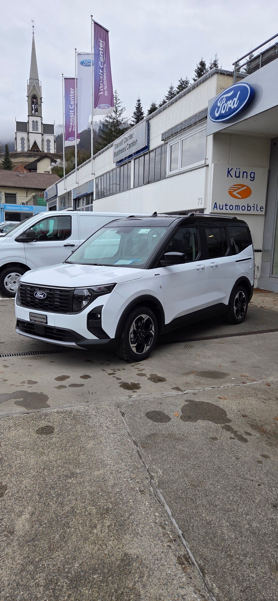 FORD Tourneo Courier 1.0 EcoBoost Active Automat