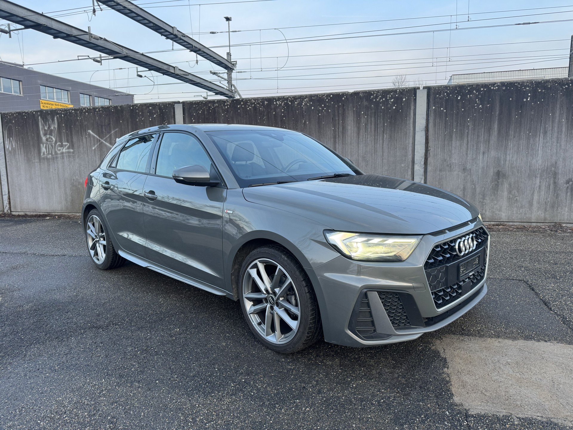 AUDI A1 Sportback 35 TFSI S Line S-tronic-showroom-element-2