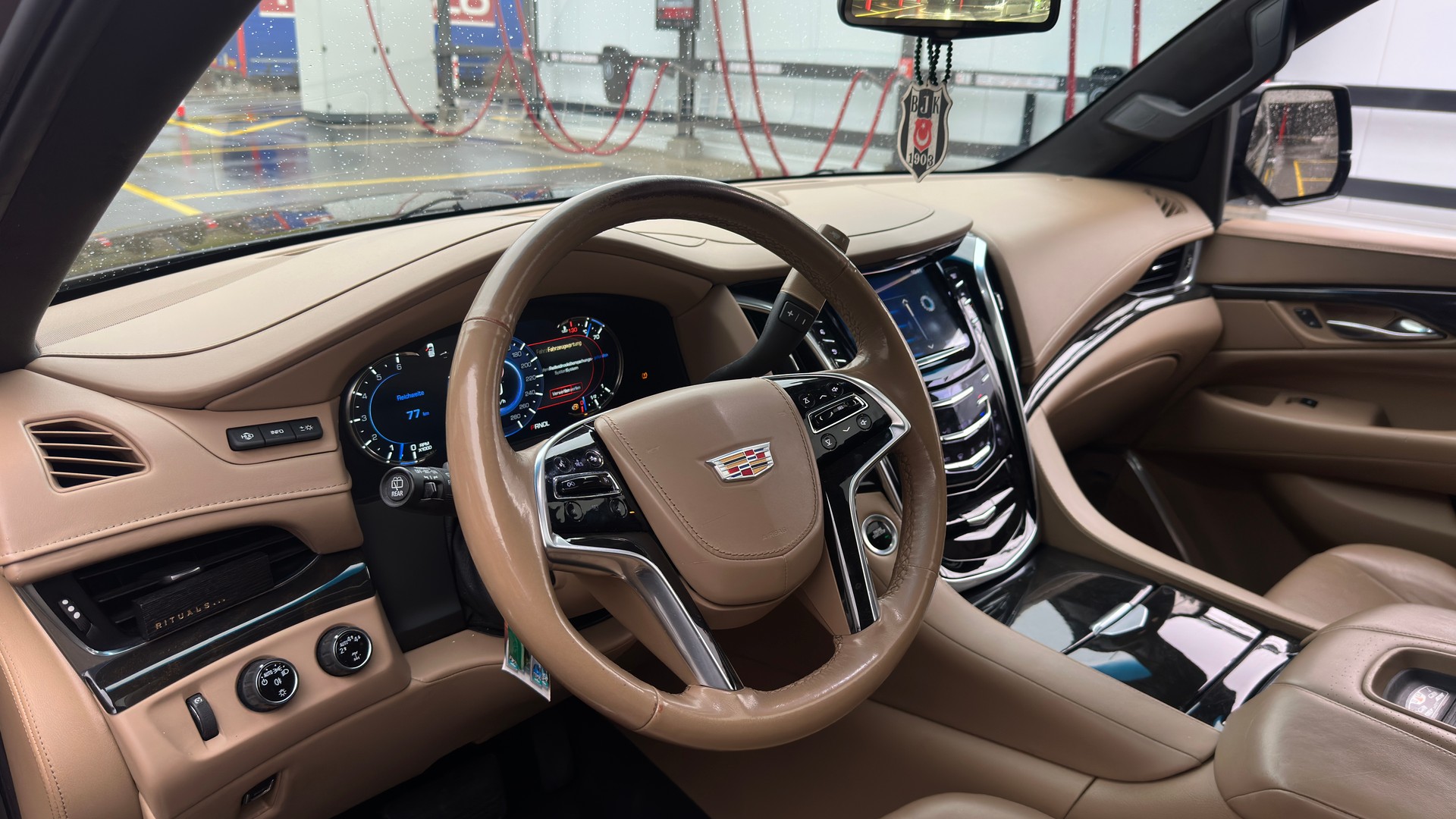 CADILLAC Escalade 6.2 Premium Automatic-image-9