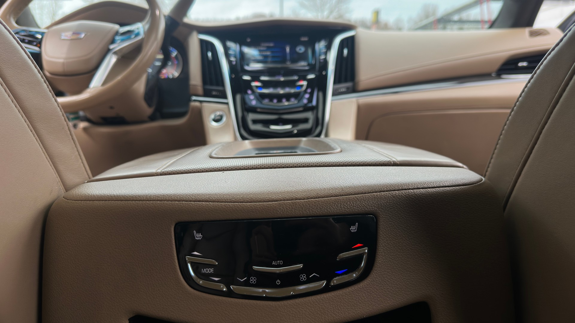 CADILLAC Escalade 6.2 Premium Automatic-image-14