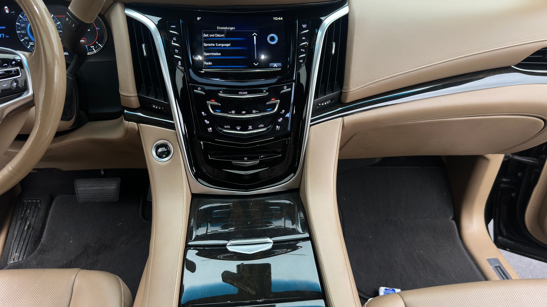CADILLAC Escalade 6.2 Premium Automatic-image-11