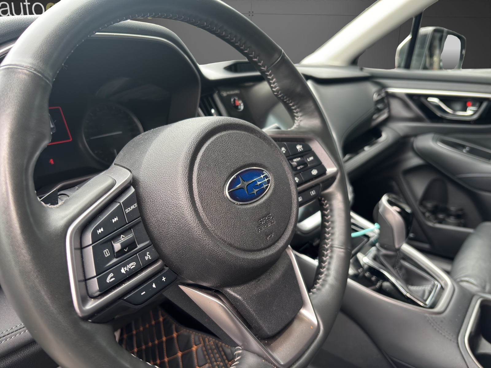 SUBARU Outback 2.5i Luxury AWD Lineartronic-showroom-element-3