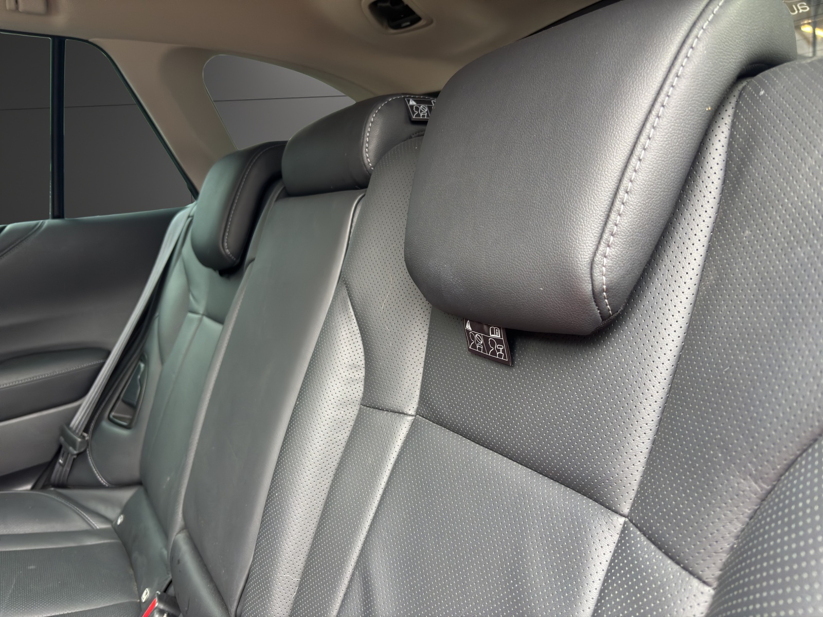 SUBARU Outback 2.5i Luxury AWD Lineartronic-image-9