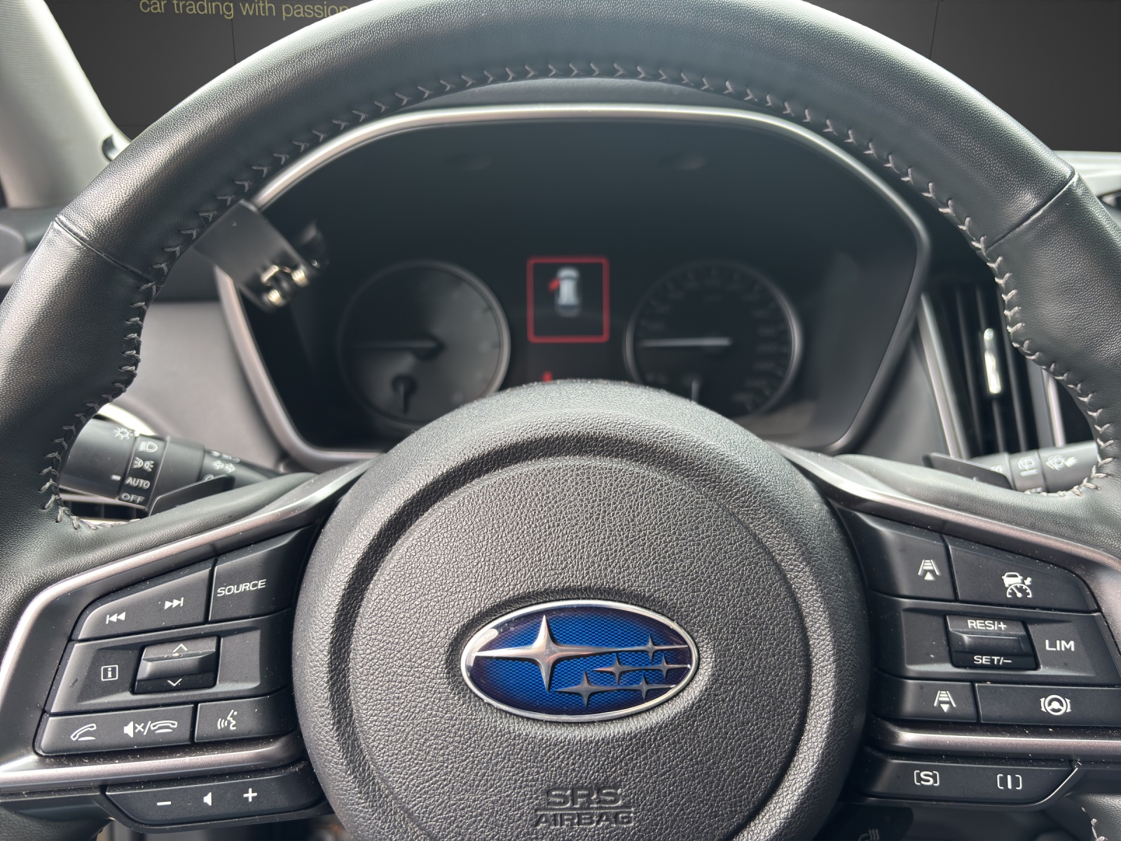SUBARU Outback 2.5i Luxury AWD Lineartronic-image-5