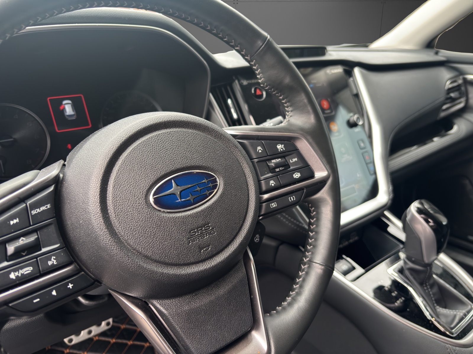 SUBARU Outback 2.5i Luxury AWD Lineartronic-image-4