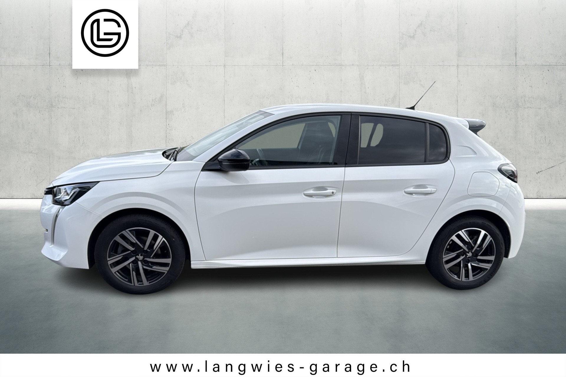 PEUGEOT 208 1.2 PureTech Allure Pack EAT8-showroom-element-1